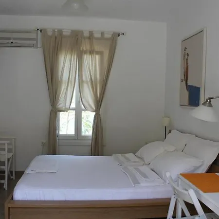 Akrotiraki Mykonos Town