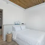 فندق Akrotiraki 2*