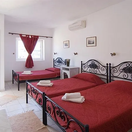 Szálloda Akrotiraki 2*