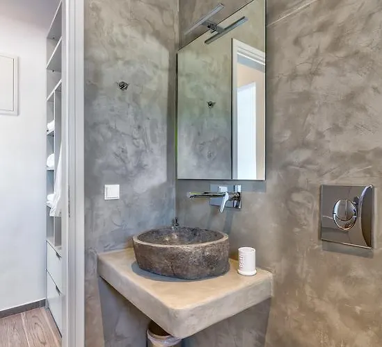 Akrotiraki Mykonos Town